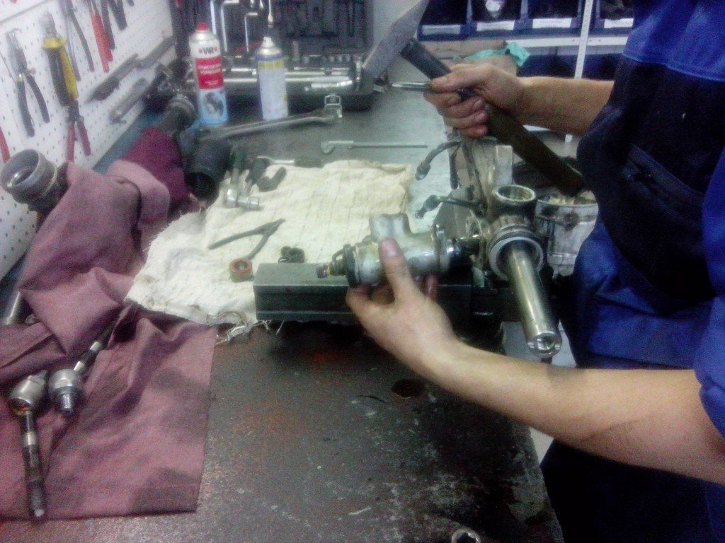 Процесс восстановления рулевой рейки Hyundai Santa Fe