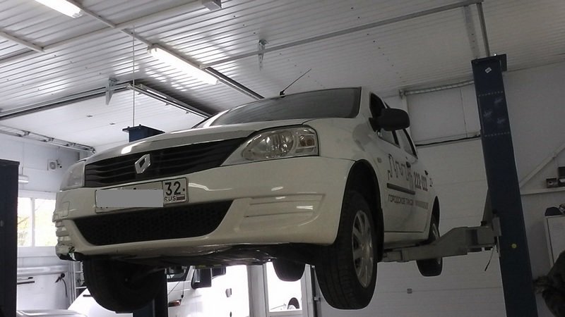 Осмотр рулевой рейки Renault Logan Осмотр рулевой рейки Renault Logan